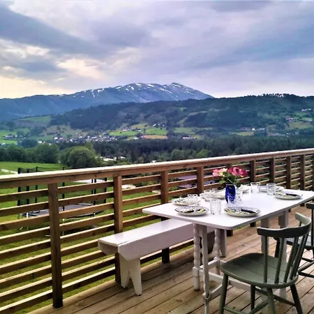 Spacious And Luxurious House With Stunning Views *